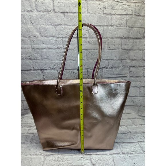 Bath & Body Works VIP Pink Rose Gold Metallic Shimmer Zippered Tote Faux Leather - Picture 6 of 13